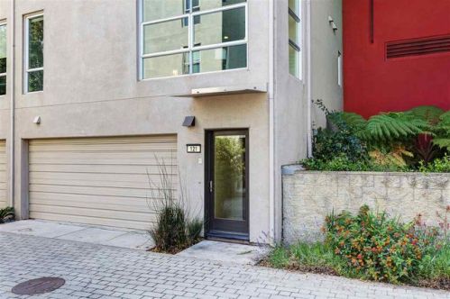 6466 Hollis St, Oakland CA  94608-1496 exterior