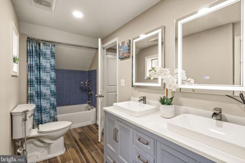 13188 Loyalty Rd, Leesburg VA  20176-6112 exterior