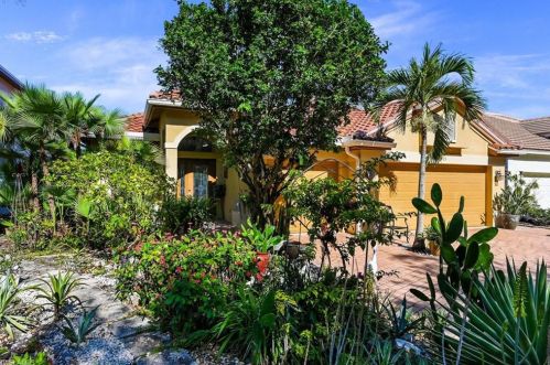 24925 Bay Cedar Dr, Bonita Springs, FL 34134-2942
