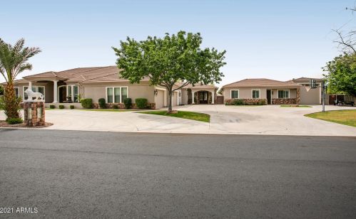 2651 Calle De Flores, Gilbert, AZ 85298-2057