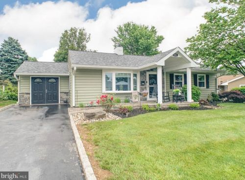 309 Devon Rd, Fairless Hills, PA 19030-2218