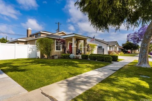 1809 Ashbrook Ave, Long Beach, CA 90815-3026
