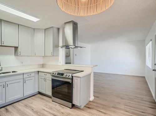 2101 Dale St, San Diego, CA 92104-5565