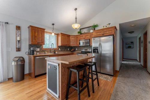 44 Bristol Ct, Hudson WI  54016-7773 exterior