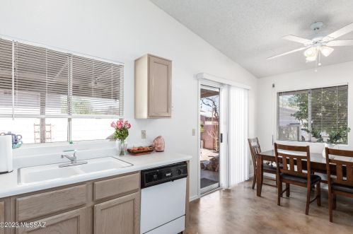 8845 Apple Tree Dr, Tucson AZ  85730-4660 exterior