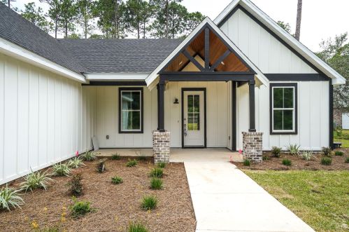 325 Cross Creek Cir, Freeport, FL 32439-3721