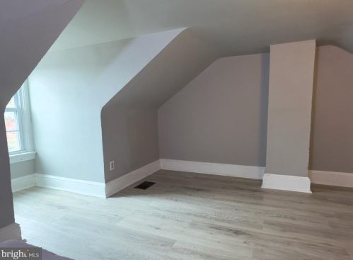 565 Pershing Ave, Lancaster PA  17602-4369 exterior