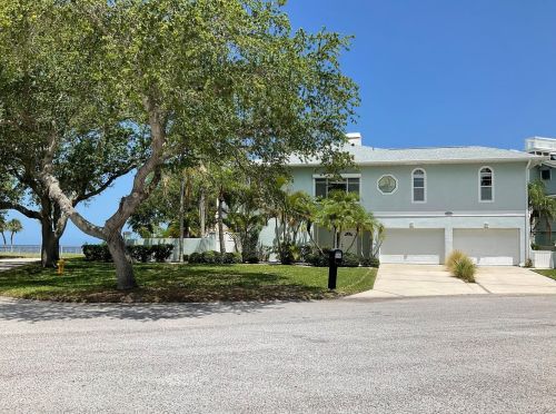 5562 Westshore Dr, New Port Richey, FL 34652-3032