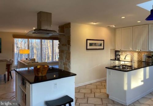 6334 Crosswoods Dr, Falls Church VA  22044-1307 exterior