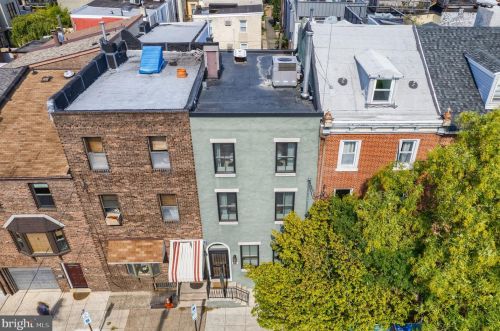 821 Fitzwater St, Philadelphia PA 19147-2836 exterior