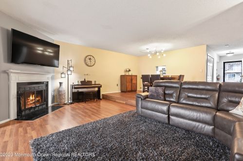 58 Beaumont Ct, Tinton Falls, NJ 07724-3818