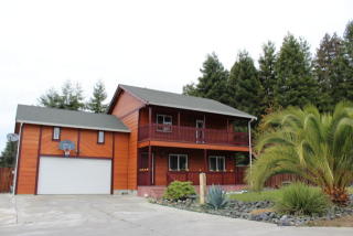 2259 Glendale Dr, Mckinleyville, CA 95519-8902