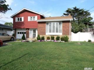 34 Mohawk Pl, East Massapequa, NY 11758-8029