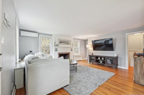 141 Cedarhurst Ln, Milford CT  06461-2723 exterior