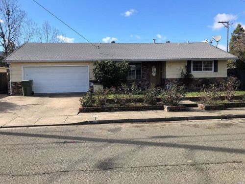 57 Betty St, Ukiah, CA 95482-5947