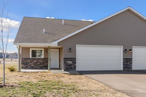 1202 9th St, New Johannesburg, WI 54017-6671