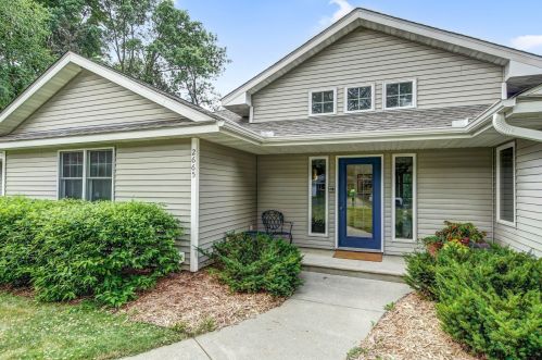 2665 Gem St, Saint Paul, MN 55109-1110