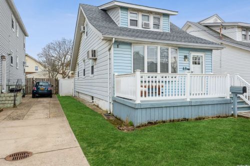 44 3rd Ave, East Rockaway, NY 11518-1915