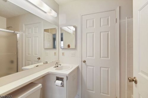 84 Whitehead Ln, East Brunswick NJ  08816-5633 exterior