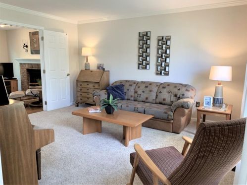 8387 Brownsboro Pl, Cincinnati, OH 45255-4749