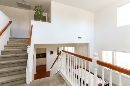 8376 Queen Anne Ln, Riverside, CA 92508-7108