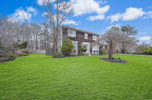 313 Parkside Ave, Miller Place, NY 11764-3500