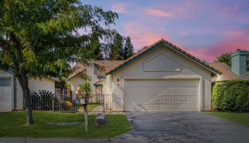 1165 Lerma Ln, Gilroy, CA 95020-7411