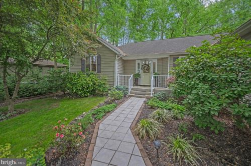 3206 Lakeview Pkwy, Locust Grove, VA 22508-5644