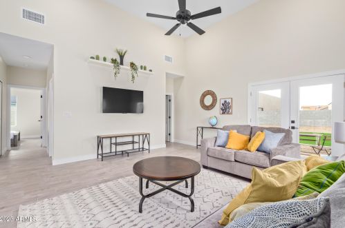 9046 73rd Ave, Peoria AZ  85345-7204 exterior