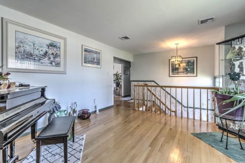 114 Granada Pkwy, North Lindenhurst NY  11757-6013 exterior