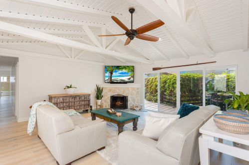 1605 Myers St, Oceanside, CA 92054-5803