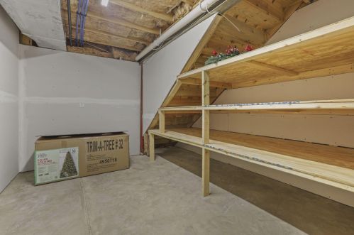 7818 Narrow Leaf Ct, Blacklick OH  43004-6047 exterior