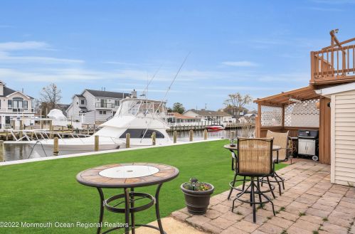 1019 Bowsprit Pt, Lacey Township NJ  08734-2706 exterior