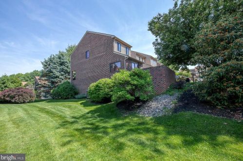 30 Stirling Ct, Wayne, PA 19087-5703