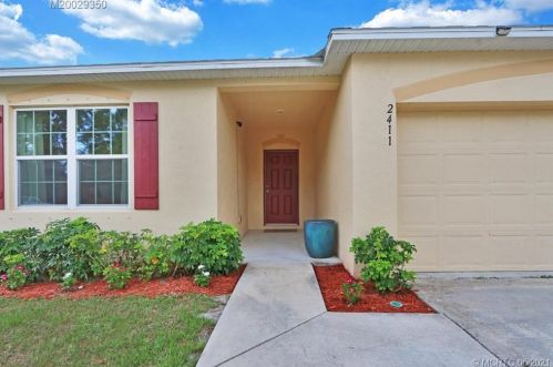 2411 University Ter, Fort Pierce, FL 34952-7065