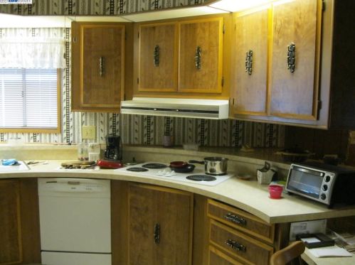 29425 New Hampshire Way, Hayward CA  94544-6459 exterior