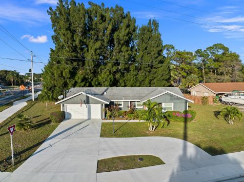 701 Polynesian Ave, Fort Pierce, FL 34983-4629