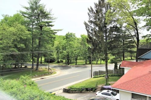 579 Cooke St, Waterbury CT  06710-1424 exterior