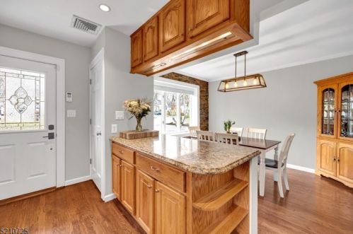 170 Rainbow Trl, Parsippany NJ  07834-3214 exterior