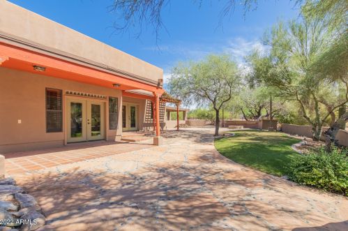 7839 Dixileta Dr, Scottsdale AZ exterior