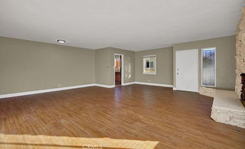 5842 Woodruff Ave, Lakewood CA  90713-1528 exterior