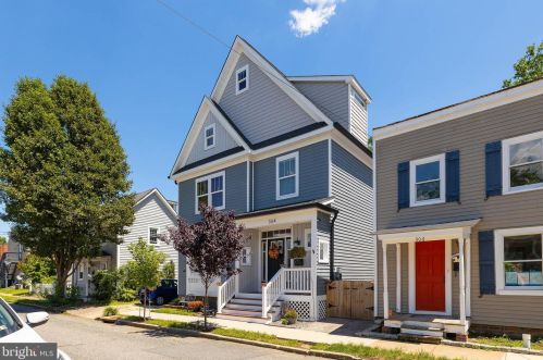 304 Pitt St, Fredericksburg, VA 22401-3629