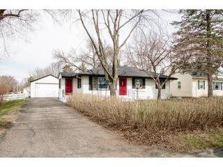 1783 Pinewood Dr, Saint Paul, MN 55126-4944