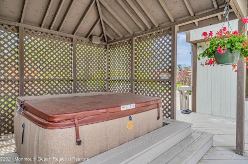 1808 Murray Dr, Belmar NJ  07719-9512 exterior