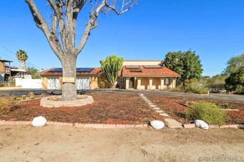 1171 Sunset Dr, Vista CA  92081-7407 exterior