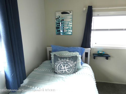 22 Crane Way, Lavallette NJ  08735-1305 exterior