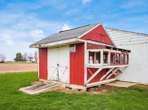 3794 Middle Pike, West Jefferson OH  43162-9710 exterior