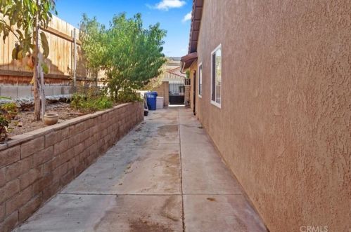 617 Pinecrest Ln, Walnut CA  91789-4163 exterior