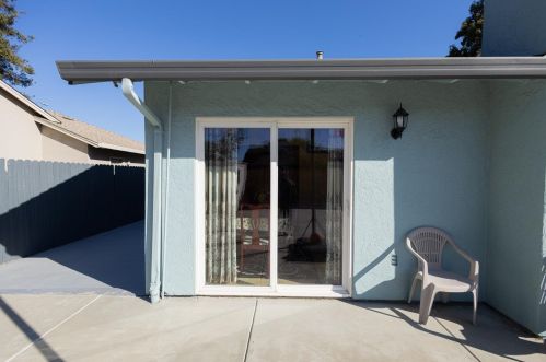 306 Ravenwood Way, Lodi CA  95240-7839 exterior