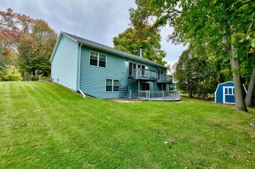 1809 Canary Ln, Green Bay, WI 54304-1305